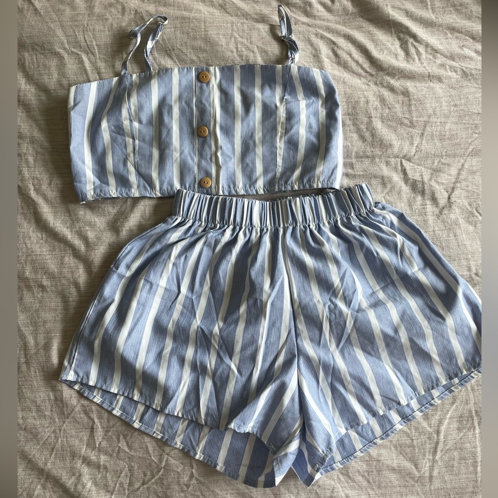 Blue and White 2 Piece Set